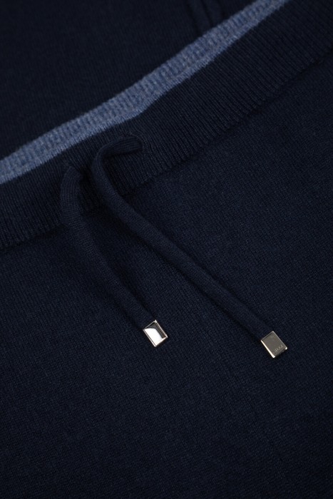 костюм спорт  вид слева