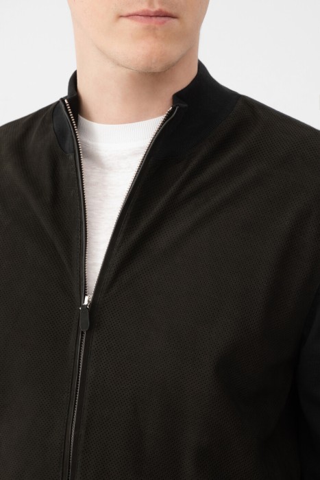 костюм спорт  из италии вид сбоку