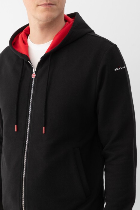 костюм спорт  из италии вид сбоку