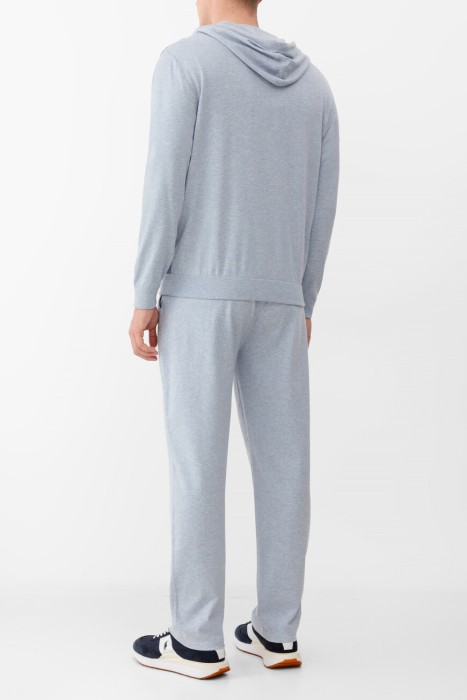 костюм спорт  по цене 105500 руб вид справа