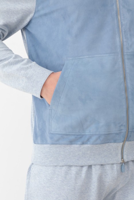 Товар голубого цвета с внутренней стороны