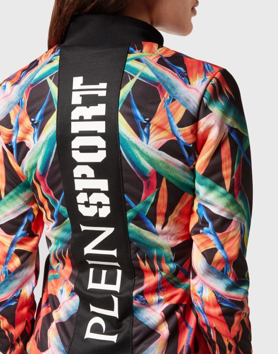 костюм спортивный  из италии вид сбоку