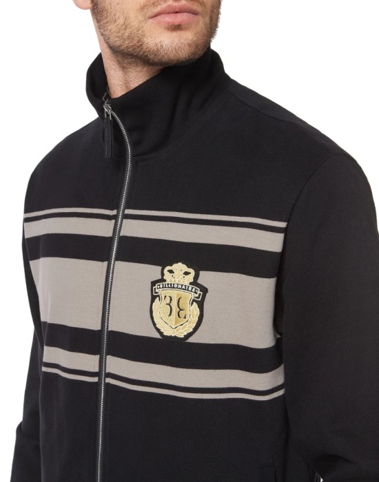 костюм спортивный  из италии вид сбоку