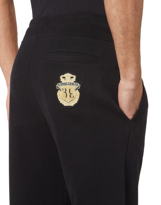 Товар черного цвета с внутренней стороны