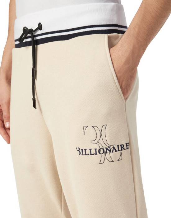 костюм спортивный  из проверенных материалов спереди