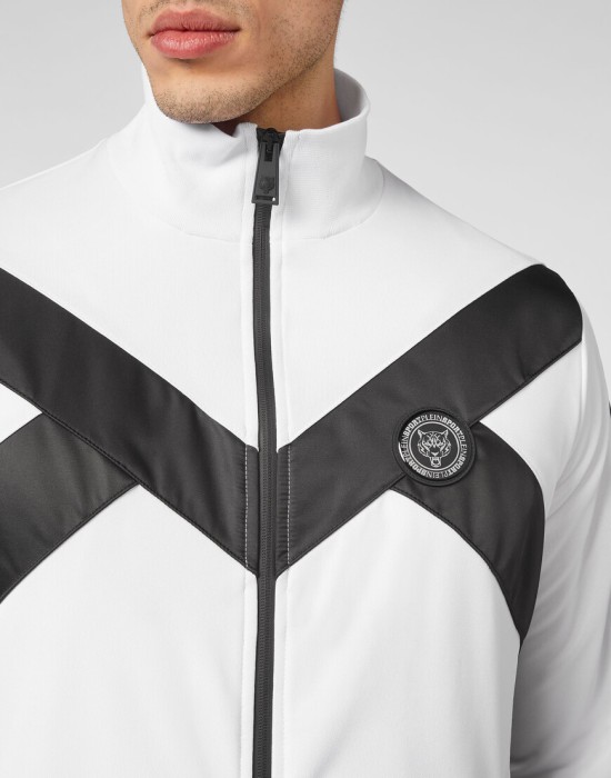 костюм спортивный  из италии вид сбоку