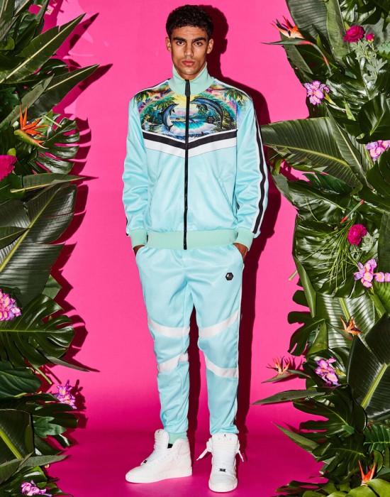 костюм спортивный  из проверенных материалов спереди