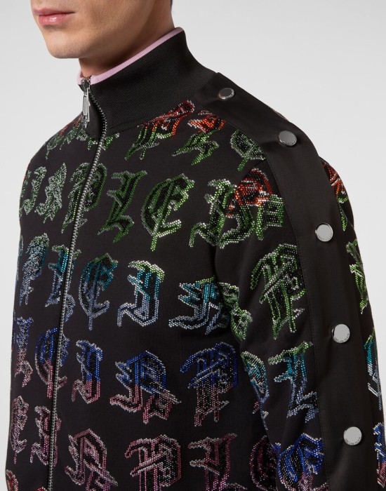 костюм спортивный  из проверенных материалов спереди