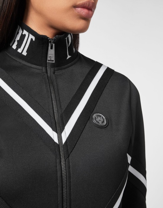 костюм спортивный  из проверенных материалов спереди