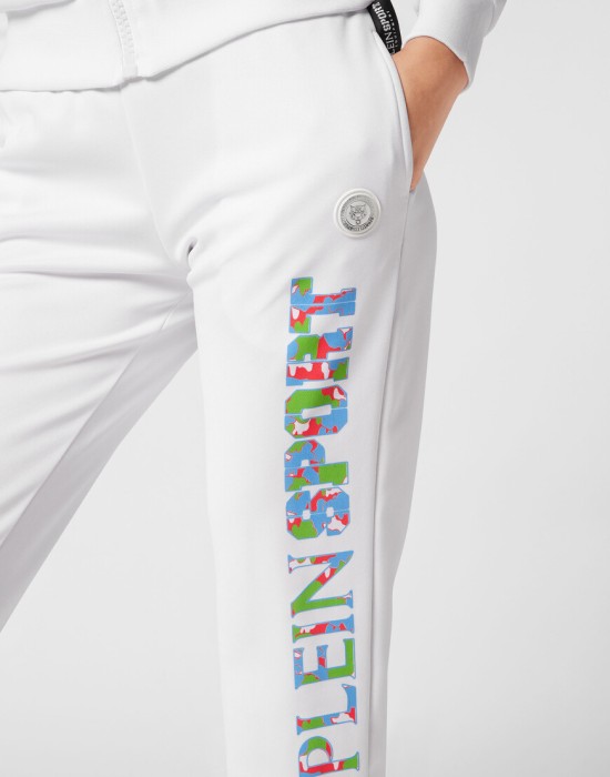 Товар белого цвета с внутренней стороны