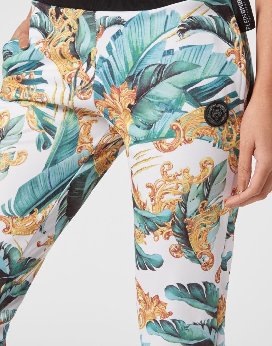 костюм спортивный  из италии вид сбоку