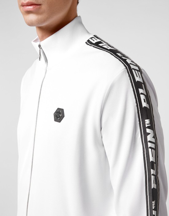 костюм спортивный  из америки вид сбоку