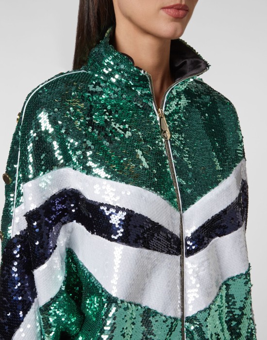 Товар зеленого цвета с внутренней стороны