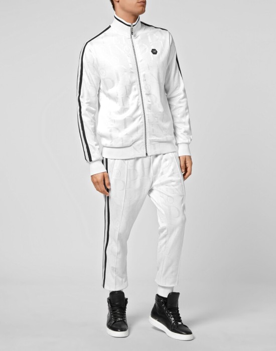 Товар белого цвета с внутренней стороны