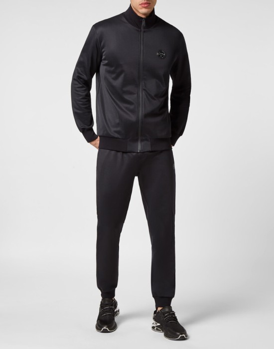 Товар черного цвета с внутренней стороны