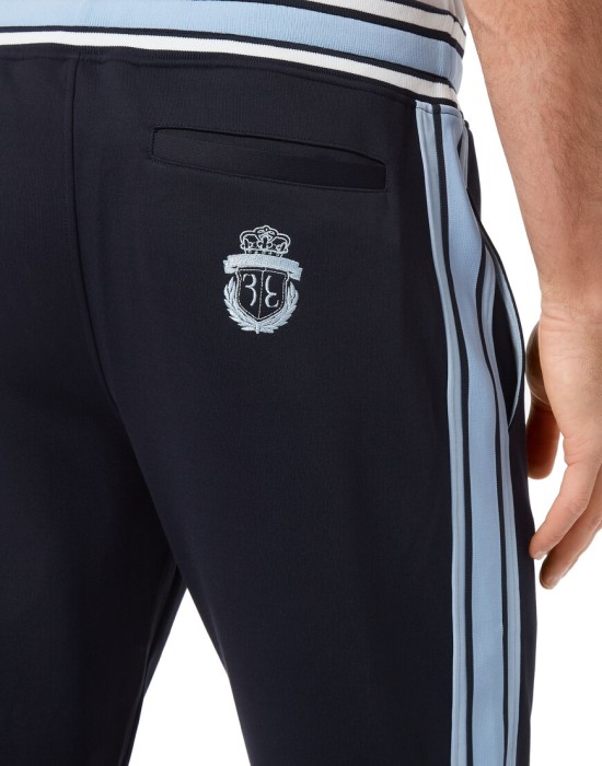 костюм спортивный  из италии вид сбоку