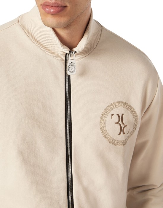 Товар бежевого цвета с внутренней стороны