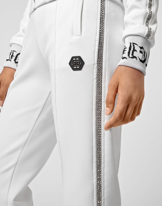 Товар белого цвета с внутренней стороны