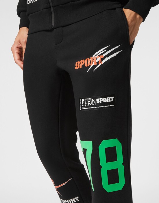 костюм спортивный  из проверенных материалов спереди