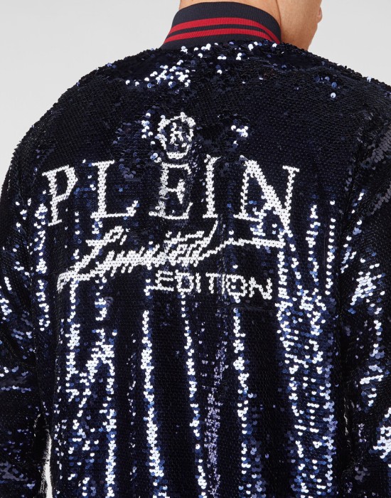 костюм спортивный  из проверенных материалов спереди