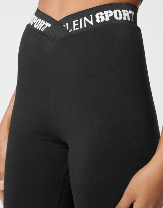 Товар черного цвета с внутренней стороны