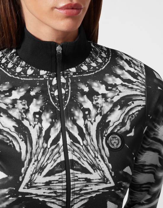 костюм спортивный  из италии вид сбоку