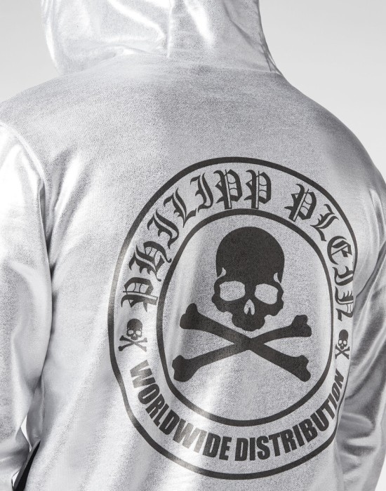 Товар серебряного цвета с внутренней стороны