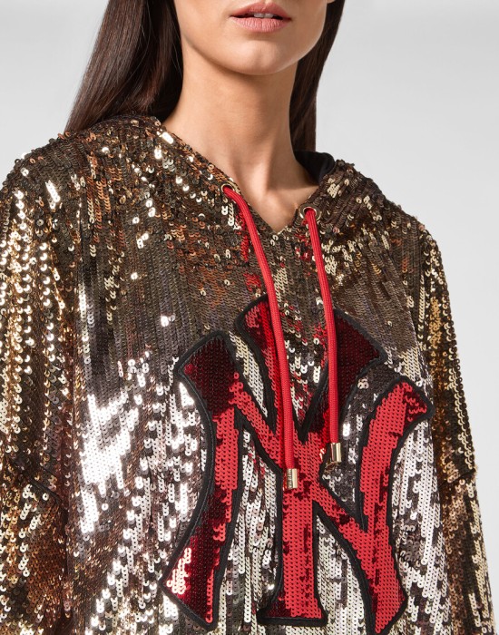 костюм спортивный  из америки вид сбоку