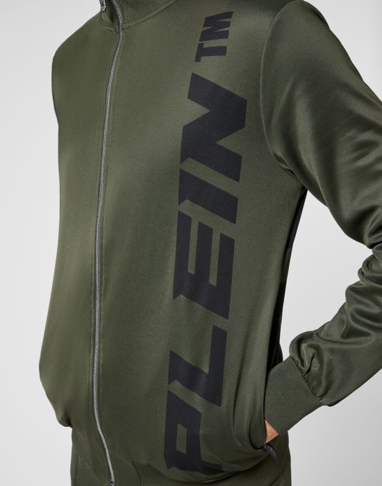 костюм спортивный  из проверенных материалов спереди