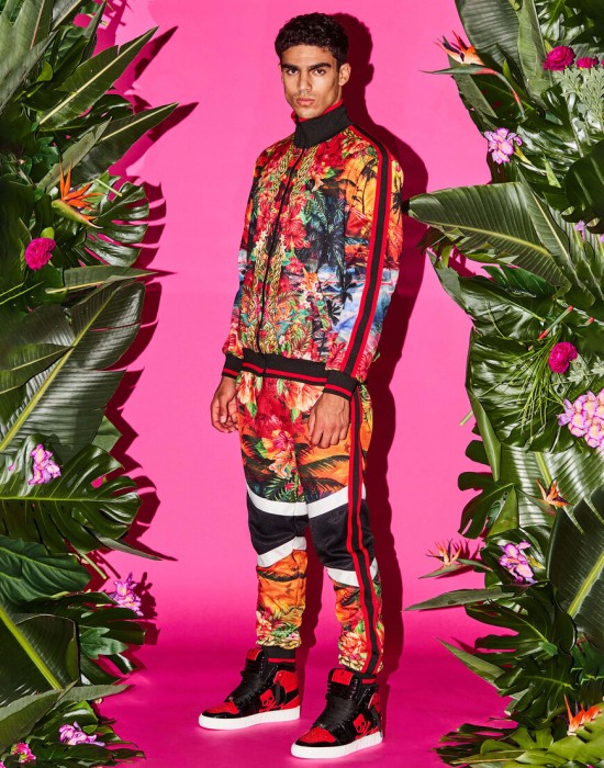 костюм спортивный  из проверенных материалов спереди