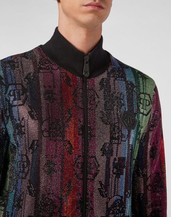 костюм спортивный  из проверенных материалов спереди