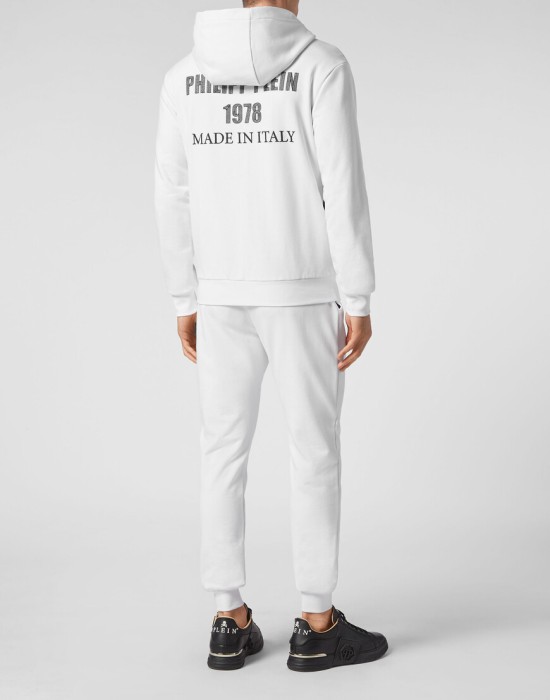 костюм спортивный  из америки вид сбоку