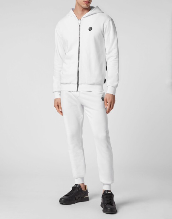 Товар белого цвета с внутренней стороны