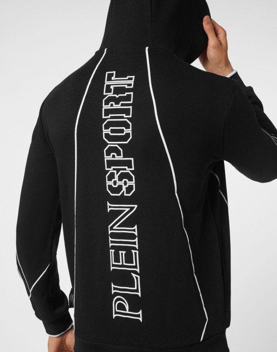 Товар черного цвета с внутренней стороны