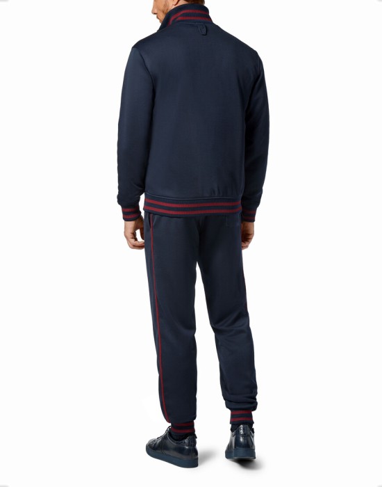 костюм спортивный  из италии вид сбоку