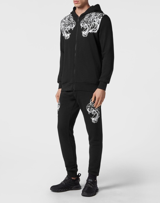 костюм спортивный  по цене 40200 руб вид справа