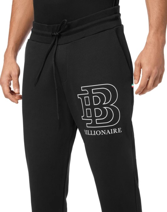 Товар черного цвета с внутренней стороны