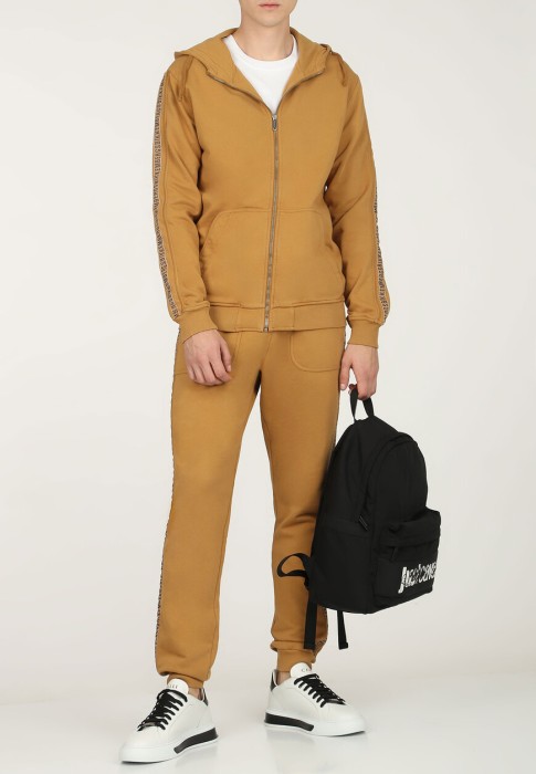 костюм  из италии вид сбоку