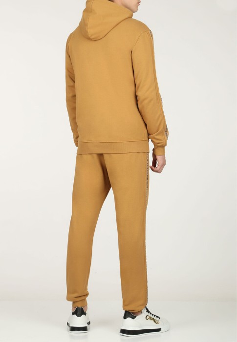 костюм  из проверенных материалов спереди