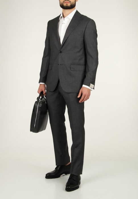 костюм  по цене 109740 руб вид справа