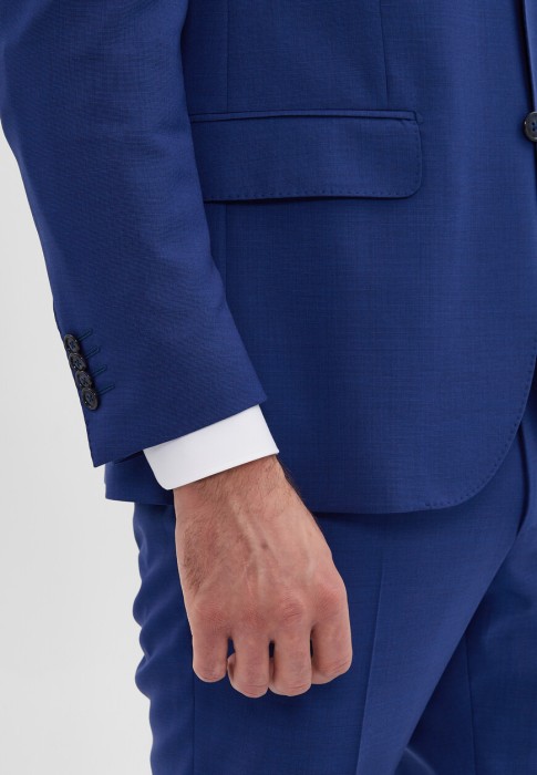 костюм  делового стиля с лицевой стороны