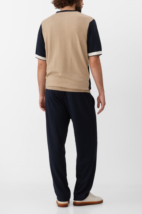 костюм  по цене 57200 руб вид справа