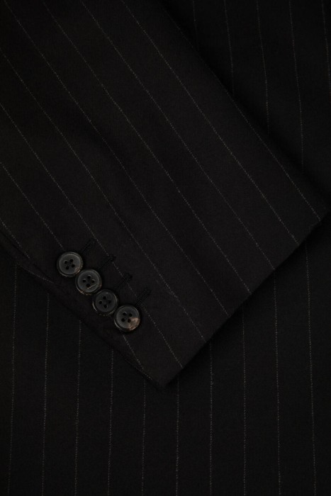 Товар черного цвета с внутренней стороны