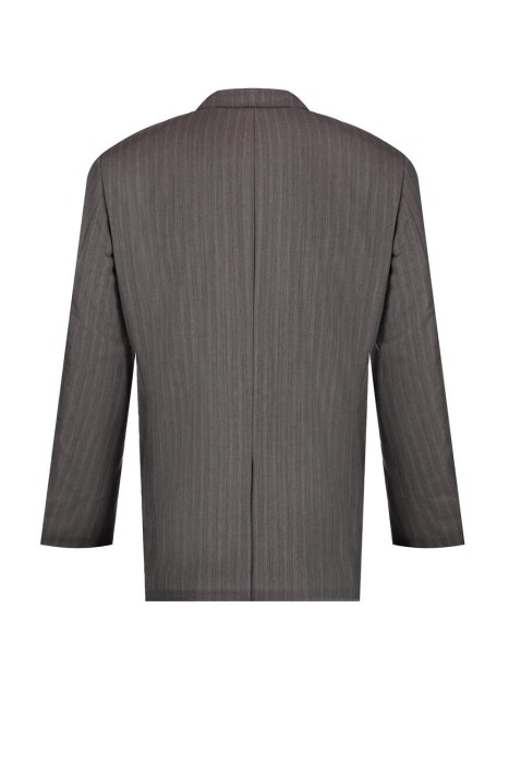 костюм  по цене 32000 руб вид справа