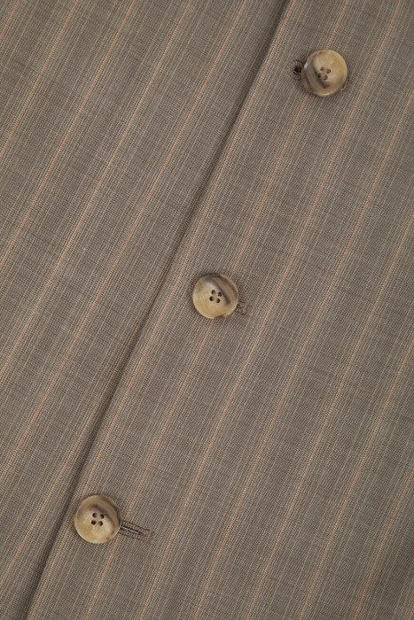 костюм  из шерсти спереди