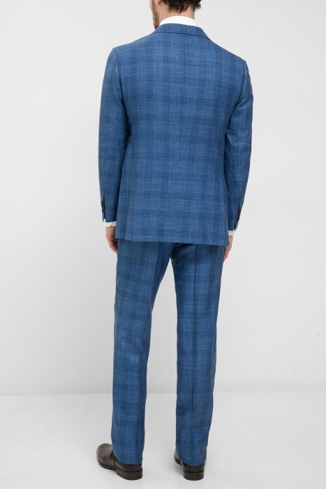 костюм  от бренда kiton вид слева