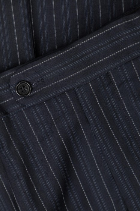 костюм  классического стиля с лицевой стороны