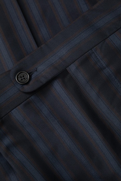 костюм  из шерсти спереди