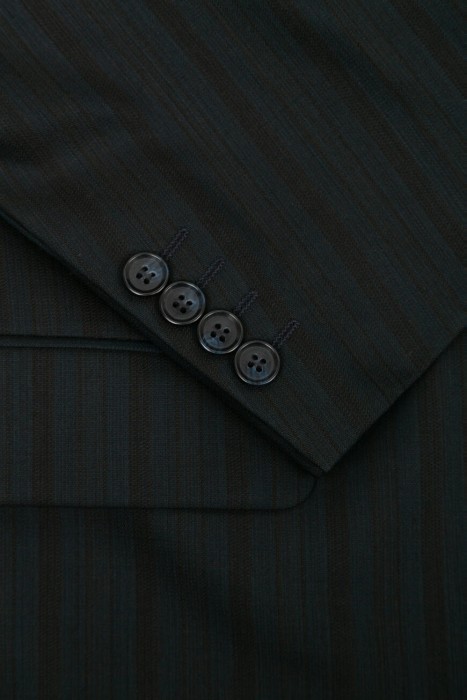 костюм  из шерсти спереди