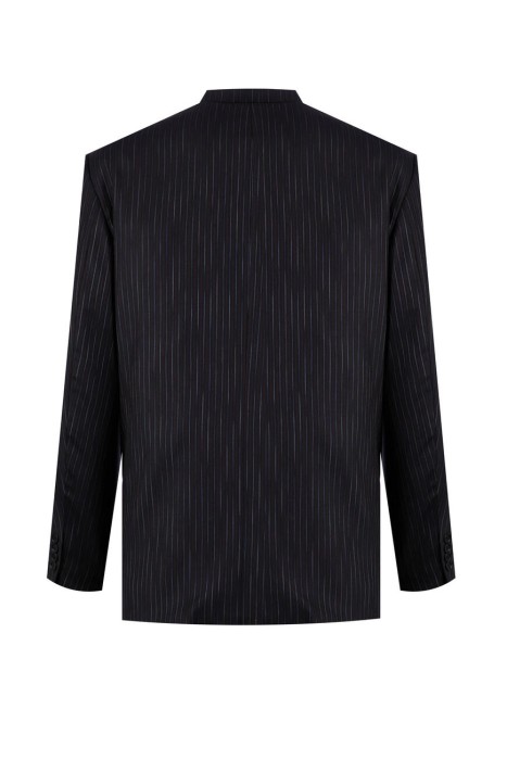 костюм  по цене 56000 руб вид справа